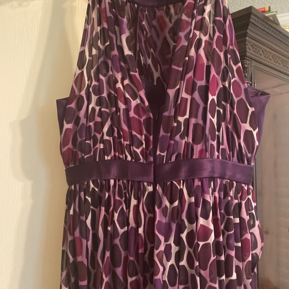 Dress - Picture 3 of 4
